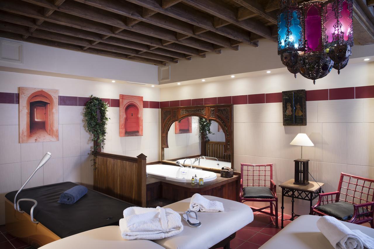 Et Le Lion D'or Hotel Pont-l'Eveque (Calvados)